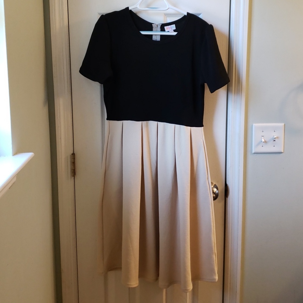 Lularoe L Amelia